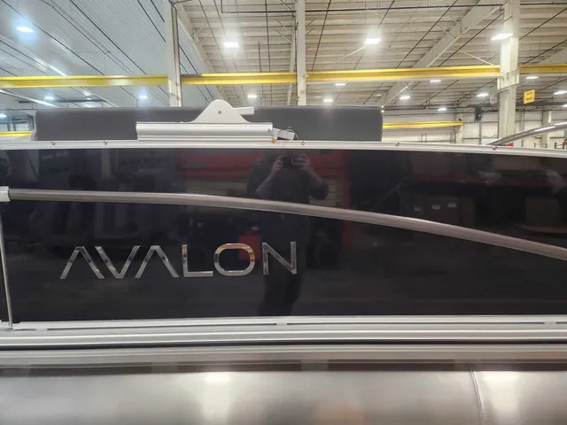 Slide: The Image of Avalon 2385 25 Catalina VRB 2026 - 2