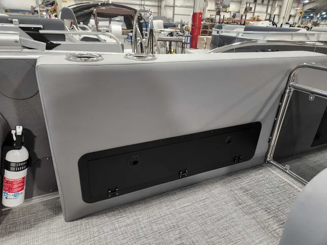 Slide: The Image of Avalon 2385 25 Catalina VRB 2026 - 20
