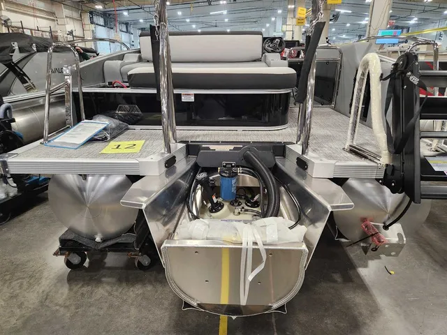 Slide: The Image of Avalon 2385 25 Catalina VRB 2026 - 5