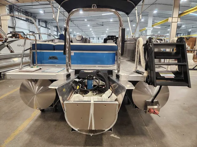 Slide: The Image of Avalon 2385 25 Catalina VRB 2026 - 1