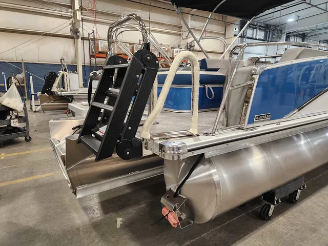 Slide: The Image of Avalon 2385 25 Catalina VRB 2026 - 11