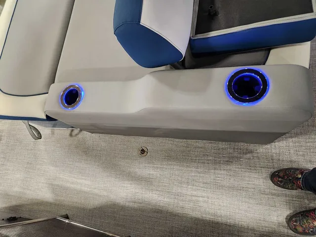 Slide: The Image of Avalon 2385 25 Catalina VRB 2026 - 18