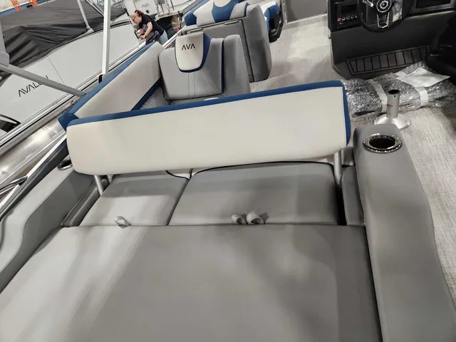 Slide: The Image of Avalon 2385 25 Catalina VRB 2026 - 20