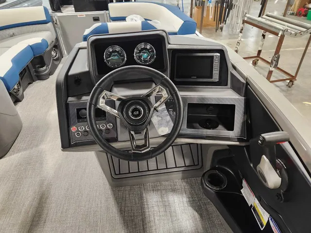 Slide: The Image of Avalon 2385 25 Catalina VRB 2026 - 25