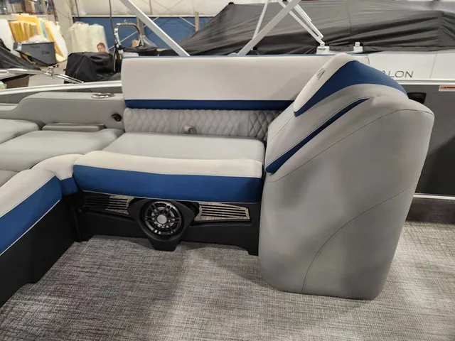 Slide: The Image of Avalon 2385 25 Catalina VRB 2026 - 30
