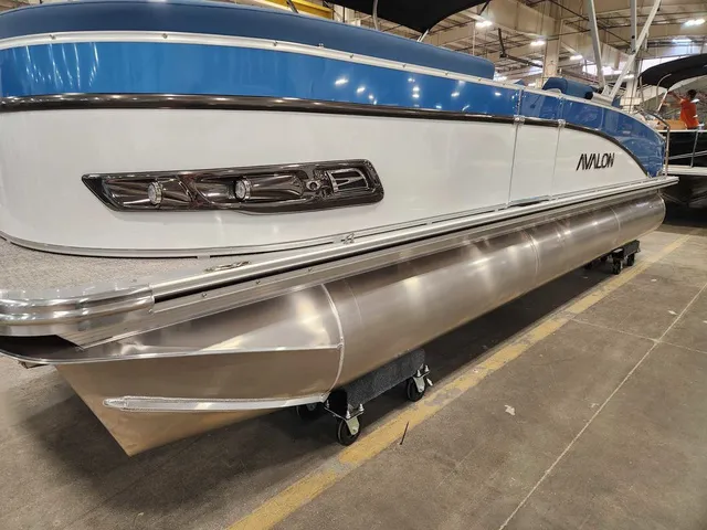 Slide: The Image of Avalon 2385 25 Catalina VRB 2026 - 4