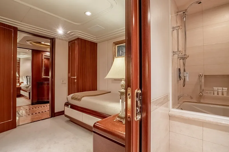 Slide: The Image of Feadship 140 1992 - 25