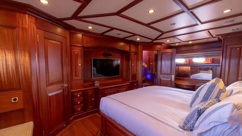 Slide: The Image of Vicem Yachts 85 2006 - 25