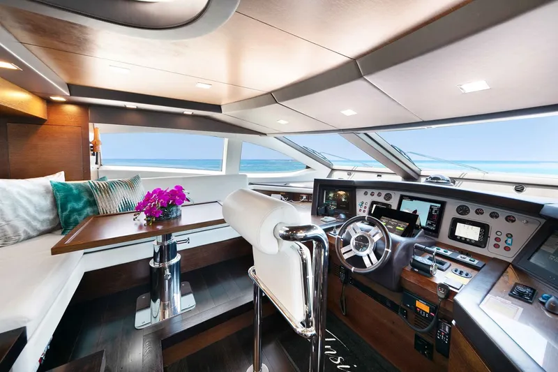 Slide: The Image of Azimut 105 2012 - 15