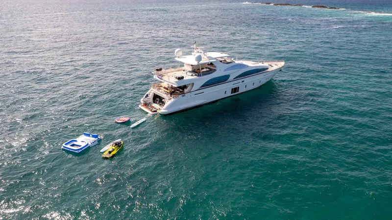 Slide: The Image of Azimut 105 2012 - 29