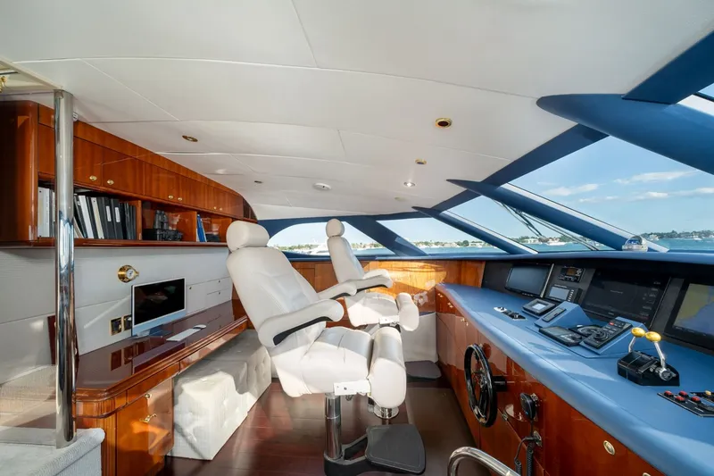 Slide: The Image of Lazzara Yachts 94 2002 - 16