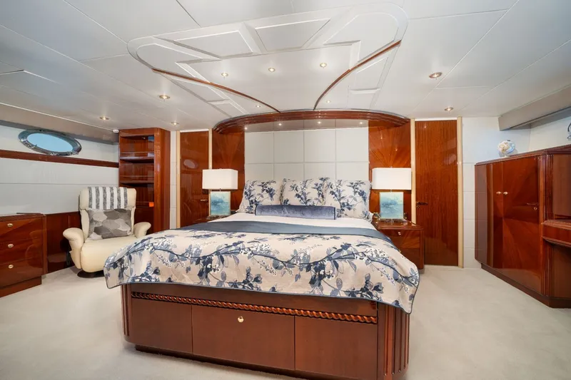 Slide: The Image of Lazzara Yachts 94 2002 - 19
