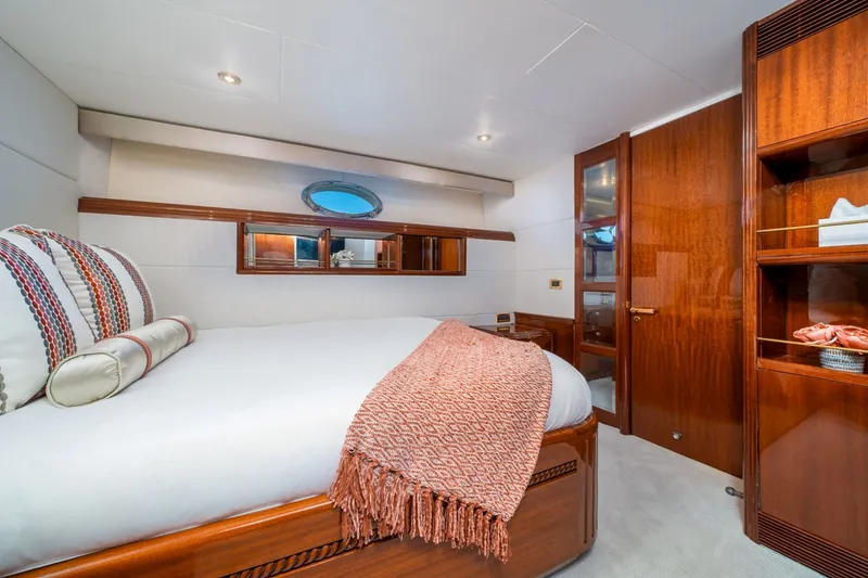 Slide: The Image of Lazzara Yachts 94 2002 - 23
