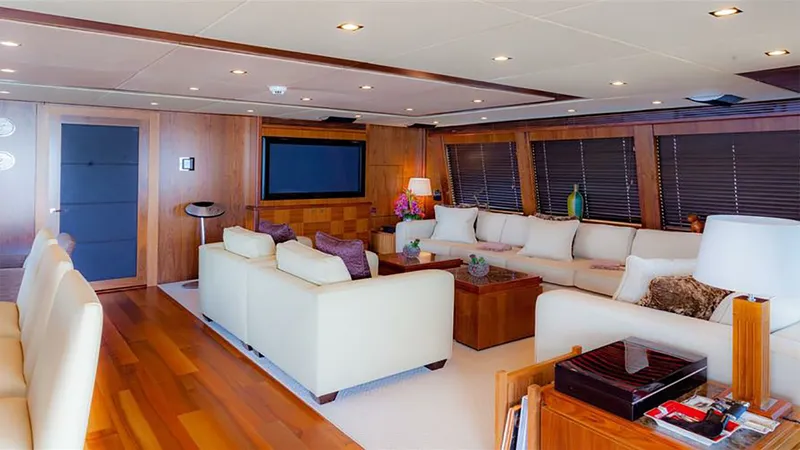 Slide: The Image of Sunseeker 131 2010 - 14