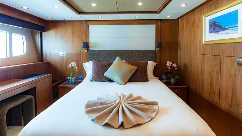 Slide: The Image of Sunseeker 131 2010 - 20