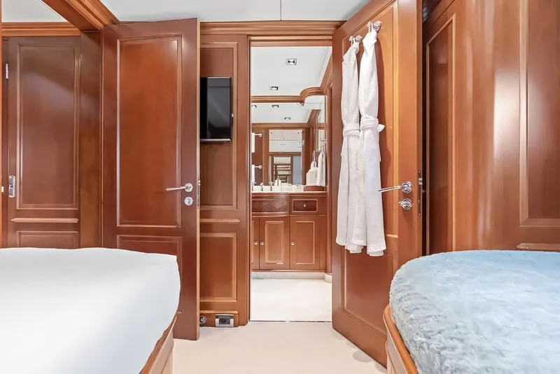 Slide: The Image of Benetti 120 2008 - 39