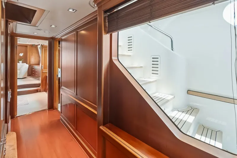 Slide: The Image of Benetti 120 2008 - 30