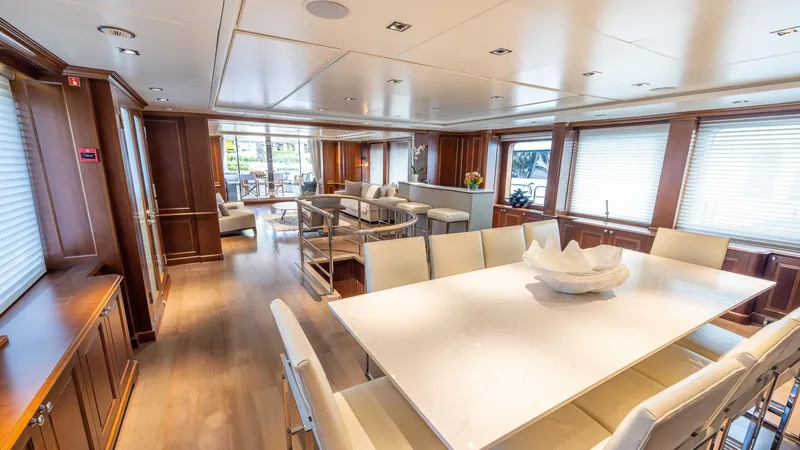 Slide: The Image of Benetti 120 2008 - 25