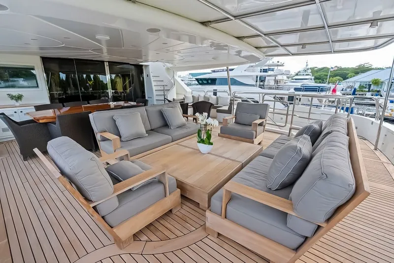 Slide: The Image of Benetti 120 2008 - 12