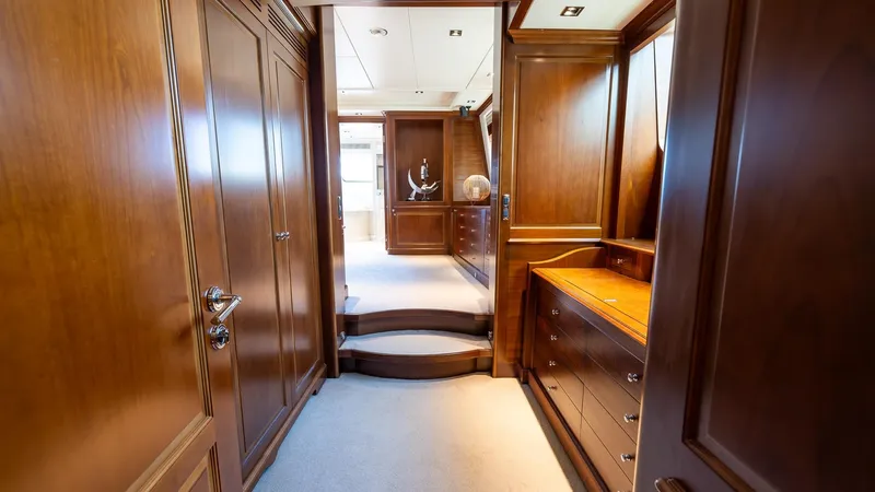 Slide: The Image of Benetti 120 2008 - 32