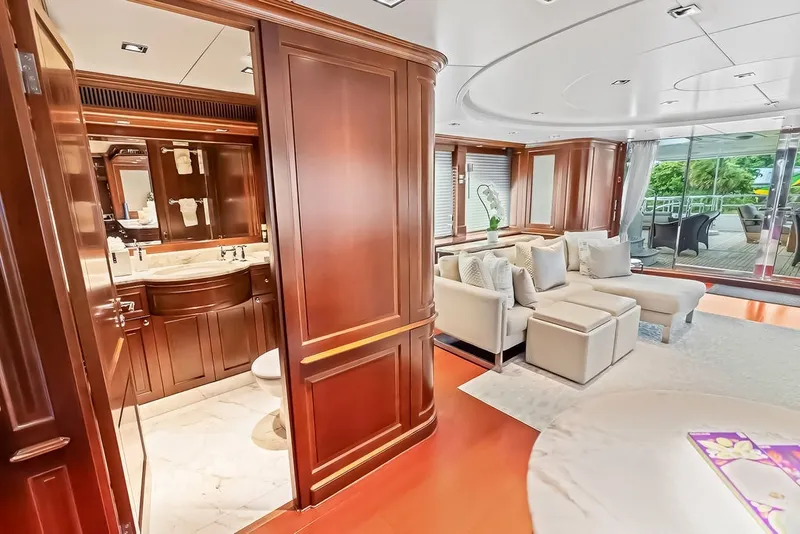 Slide: The Image of Benetti 120 2008 - 17