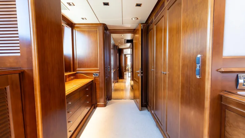 Slide: The Image of Benetti 120 2008 - 31