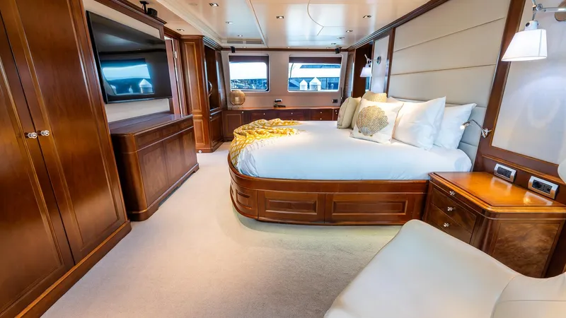 Slide: The Image of Benetti 120 2008 - 35