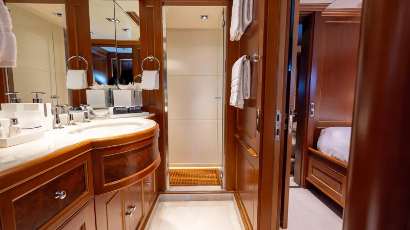 Slide: The Image of Benetti 120 2008 - 41