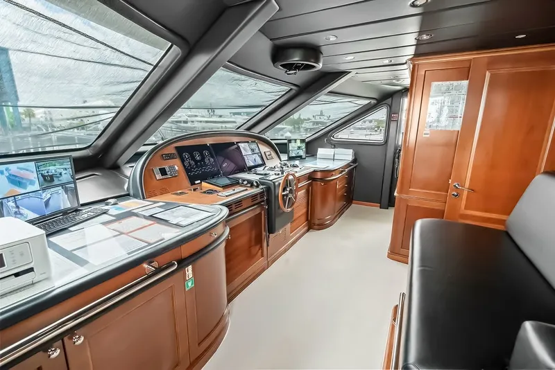 Slide: The Image of Benetti 120 2008 - 20