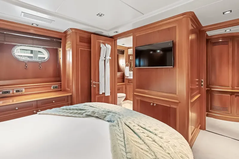 Slide: The Image of Benetti 120 2008 - 34