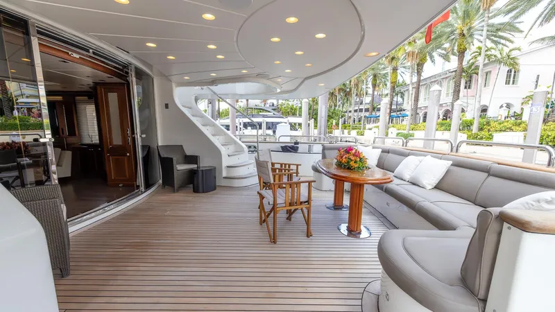 Slide: The Image of Benetti 120 2008 - 17