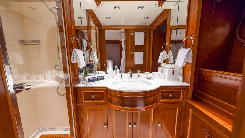 Slide: The Image of Benetti 120 2008 - 40