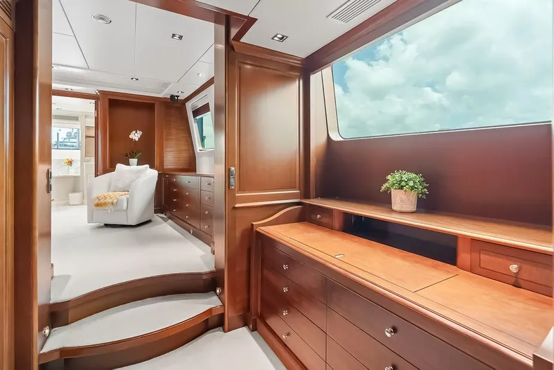 Slide: The Image of Benetti 120 2008 - 25