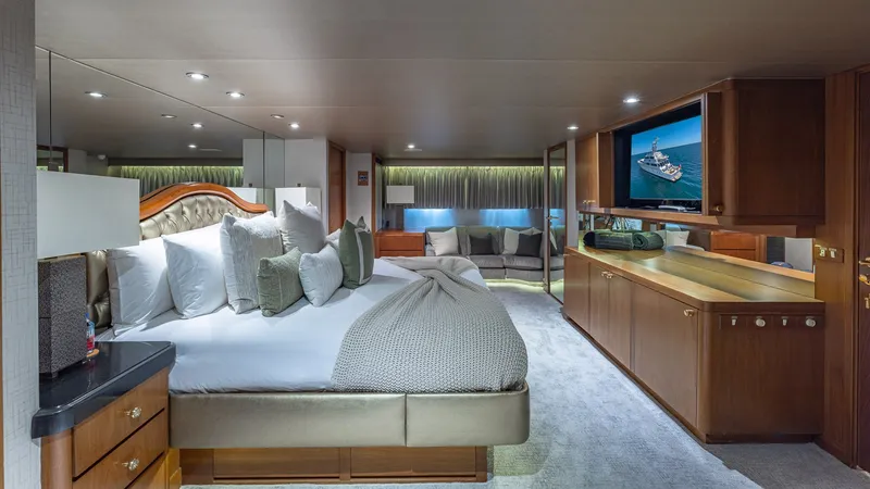 Slide: The Image of Feadship 132 1985 - 16