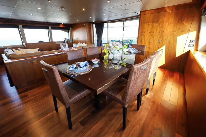 Slide: The Image of Sunseeker 133 2014 - 22
