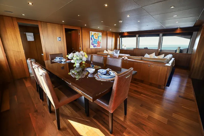 Slide: The Image of Sunseeker 133 2014 - 23