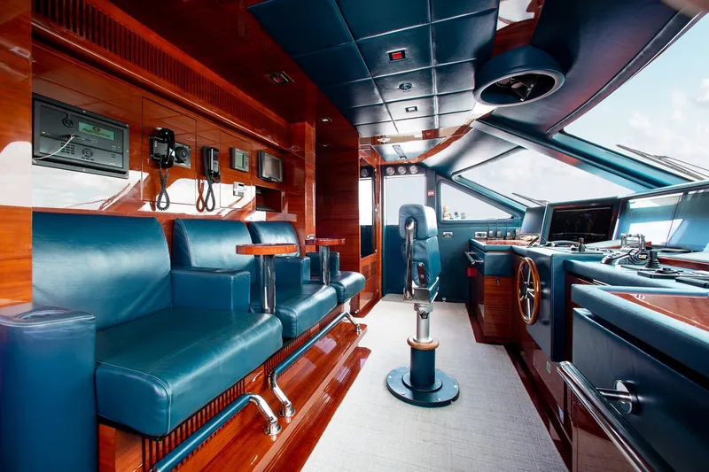 Slide: The Image of Benetti 121 2011 - 17