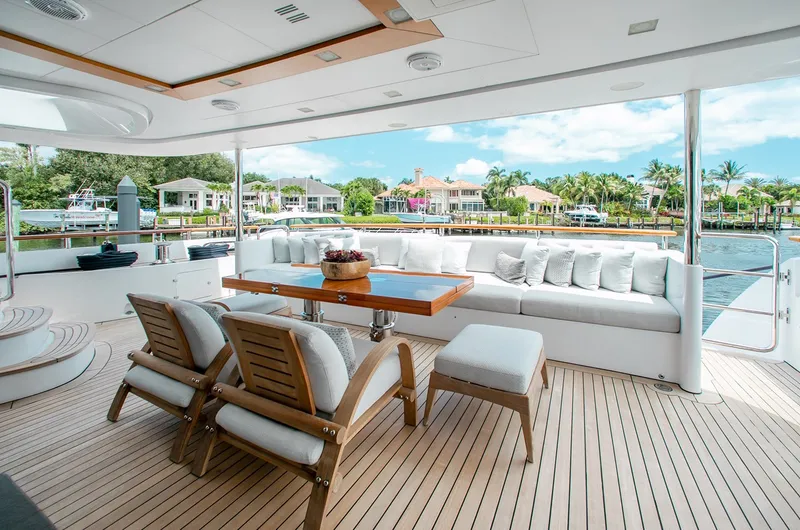 Slide: The Image of Benetti 121 2011 - 8