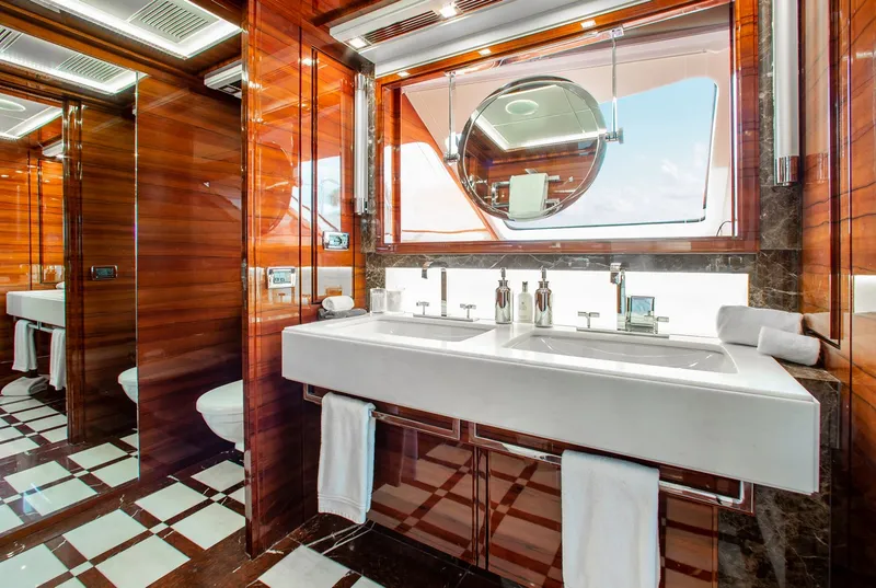 Slide: The Image of Benetti 121 2011 - 27