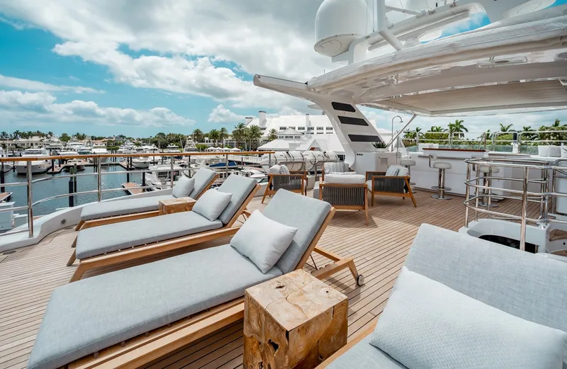 Slide: The Image of Benetti 121 2011 - 4