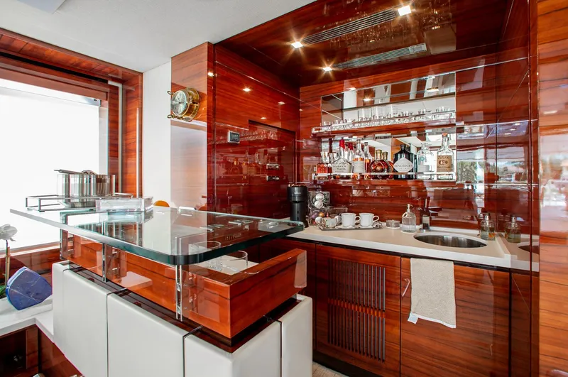 Slide: The Image of Benetti 121 2011 - 16