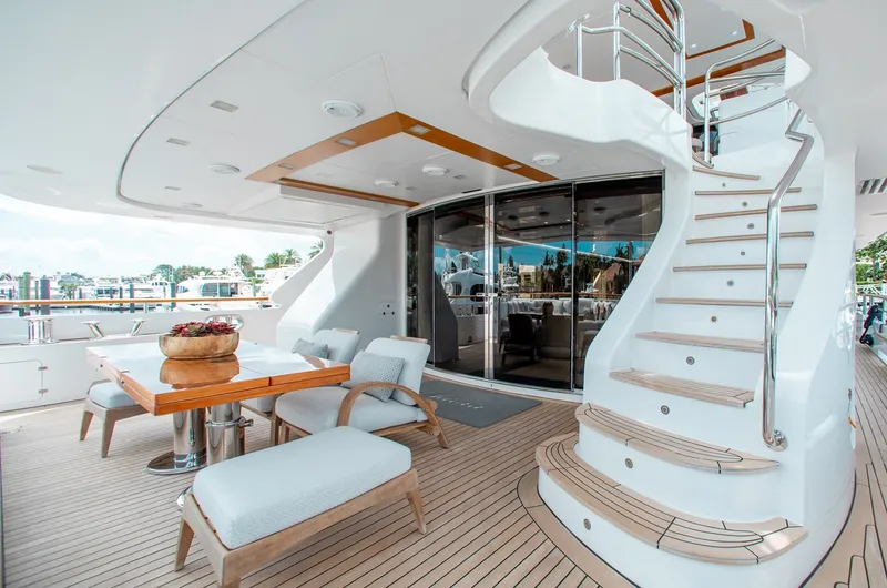 Slide: The Image of Benetti 121 2011 - 5