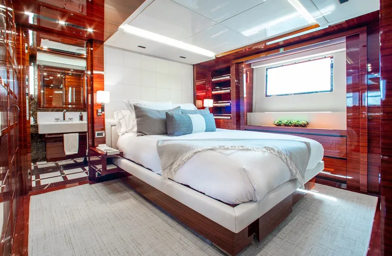 Slide: The Image of Benetti 121 2011 - 22