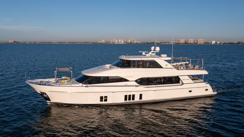 The Image of Ocean Alexander 100 2016 - 0