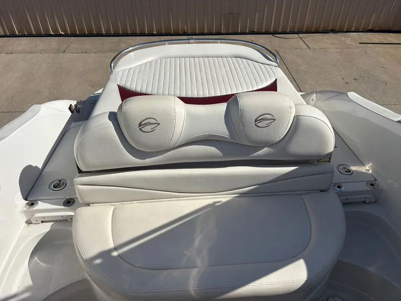 Slide: The Image of Crownline Boats 260 LS 2006 - 3