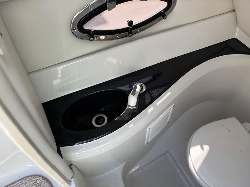 Slide: The Image of Crownline Boats 260 LS 2006 - 13