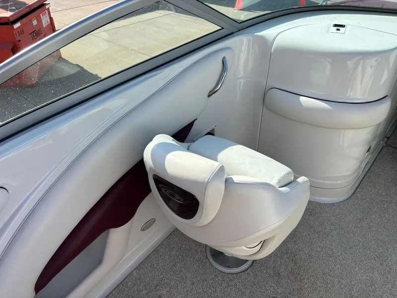 Slide: The Image of Crownline Boats 260 LS 2006 - 8
