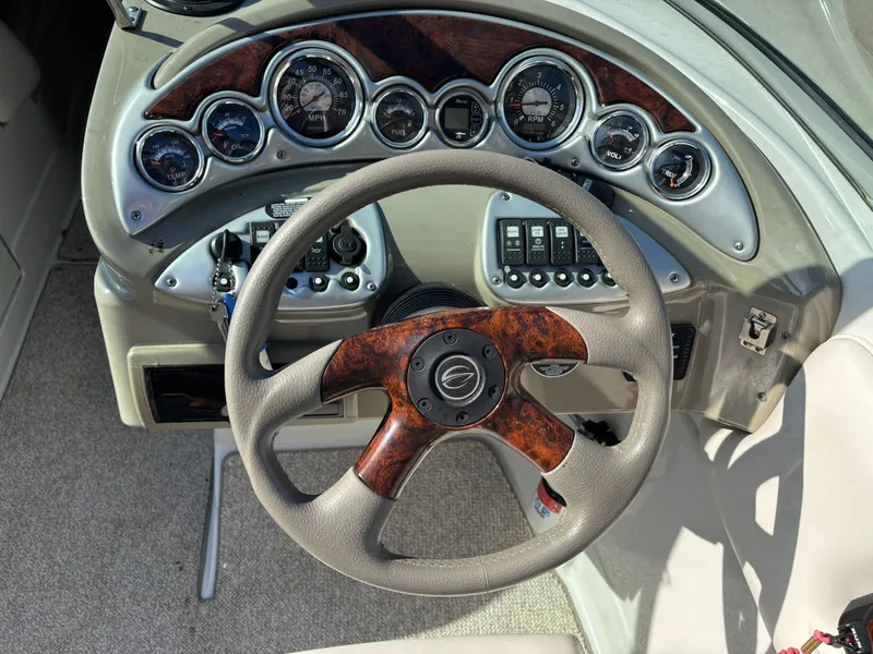 Slide: The Image of Crownline Boats 260 LS 2006 - 11