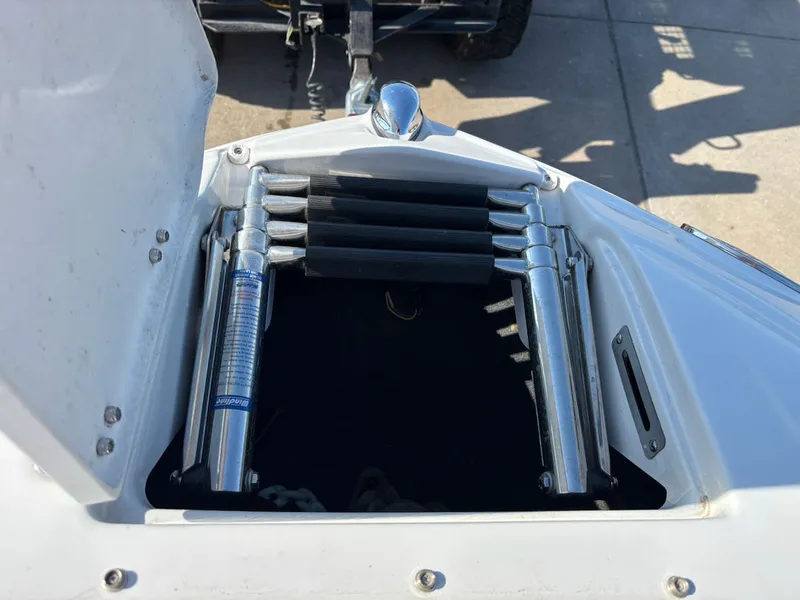 Slide: The Image of Crownline Boats 260 LS 2006 - 18
