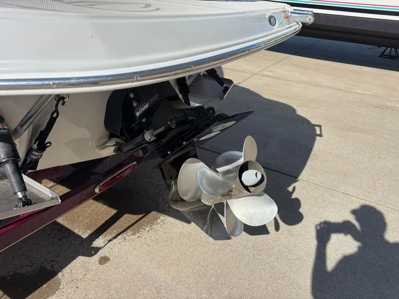 Slide: The Image of Crownline Boats 260 LS 2006 - 19
